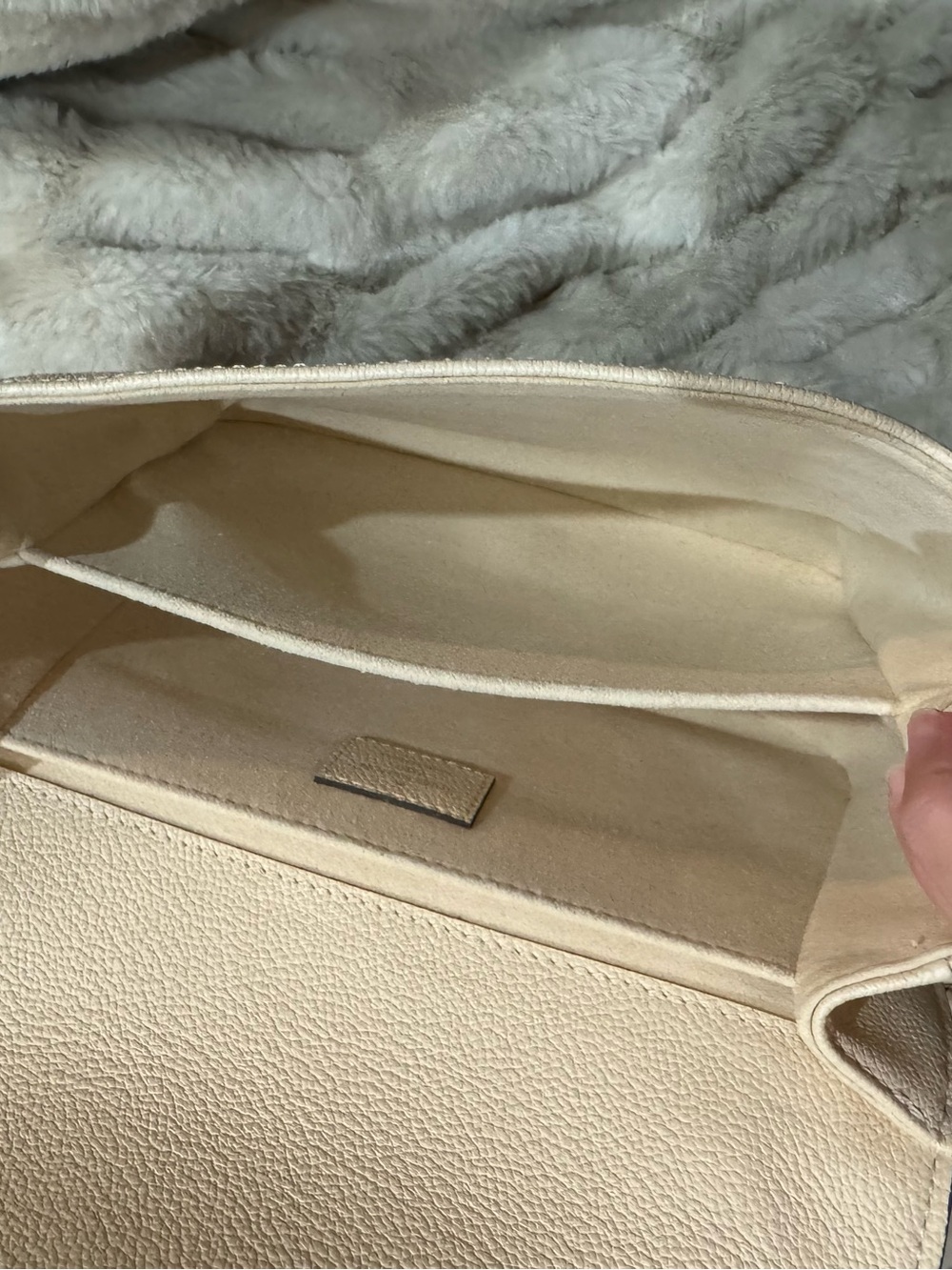 Louis Vuitton Cream Monogram Pochette Métis Crossbody Bag - Picture 4 of 8